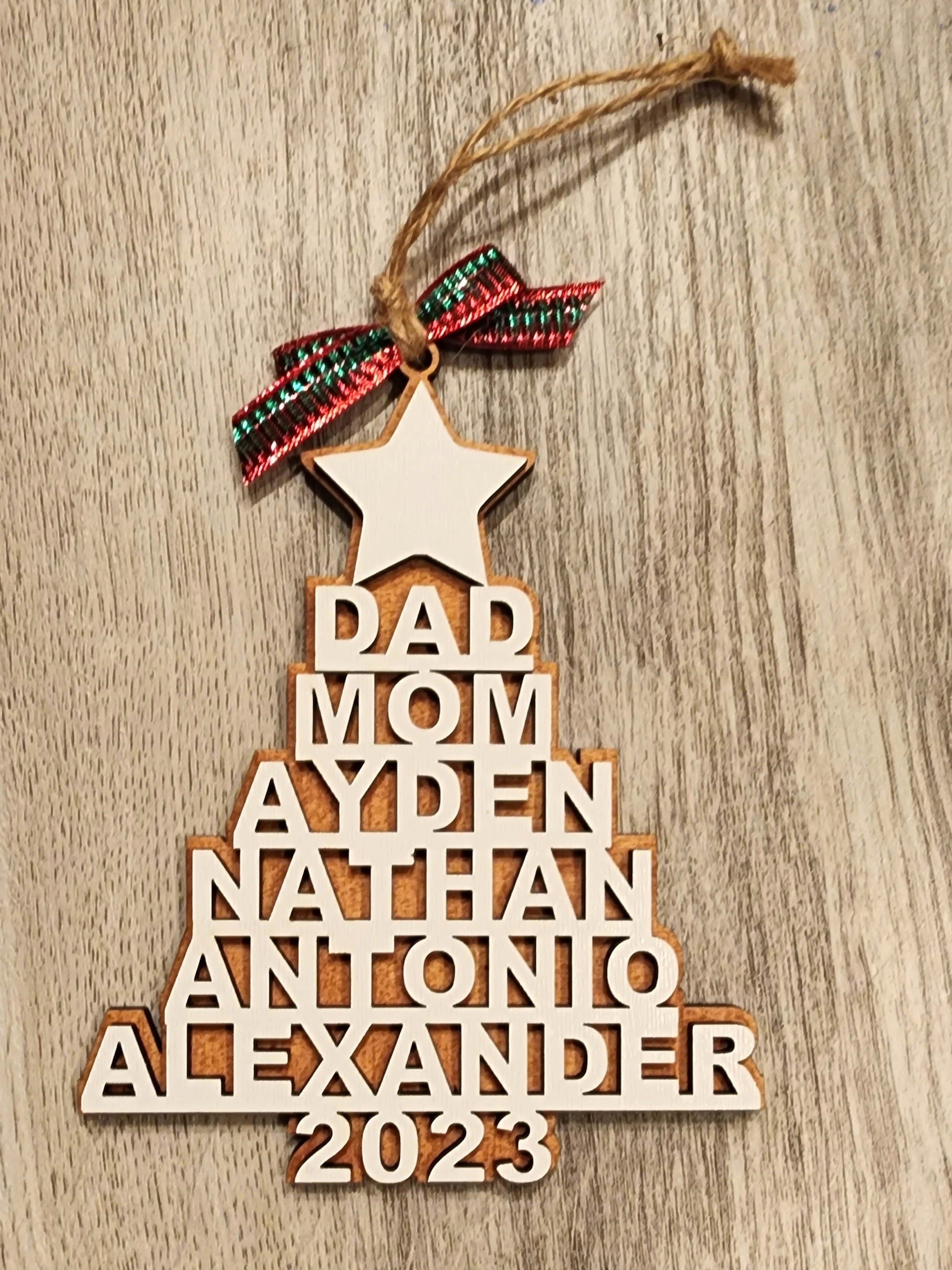 👨👩👦 Each ornament can be personalized with the names of your family members, creating a lasting memento of togetherness.